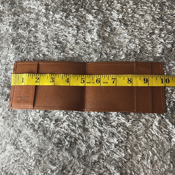 Louis Vuitton Taiga Tresor Etui Papers Id Holder
Kenyan Fawn - Picture 11 of 13